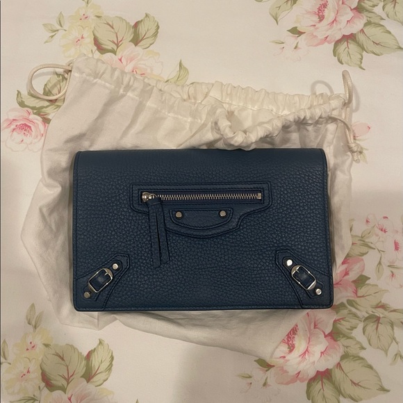 Authentic Balenciaga city arena wallet on chain in blue leather - Picture 2 of 6